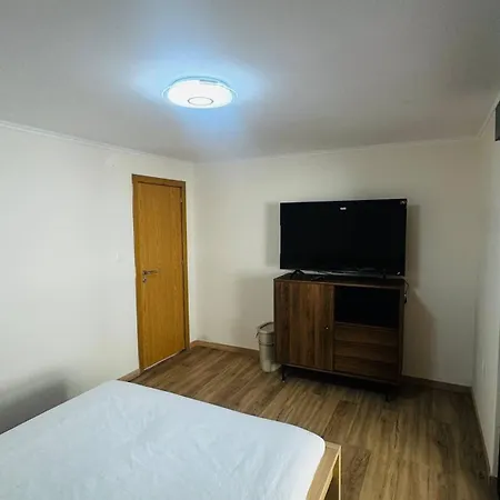 Cozy 2-bedroom In Pontinha, Portugal *