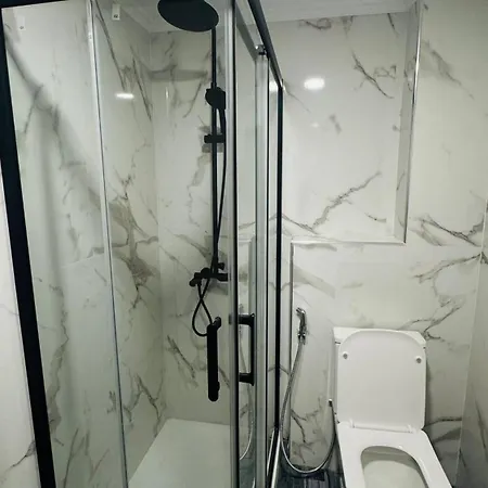 Cozy 2-bedroom In Pontinha, Portugal Apartmán *